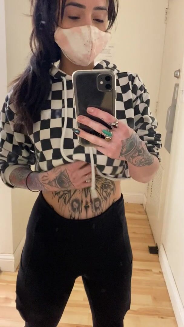 Public bathroom titty drop… secretly wished someone walked in on me ;)
