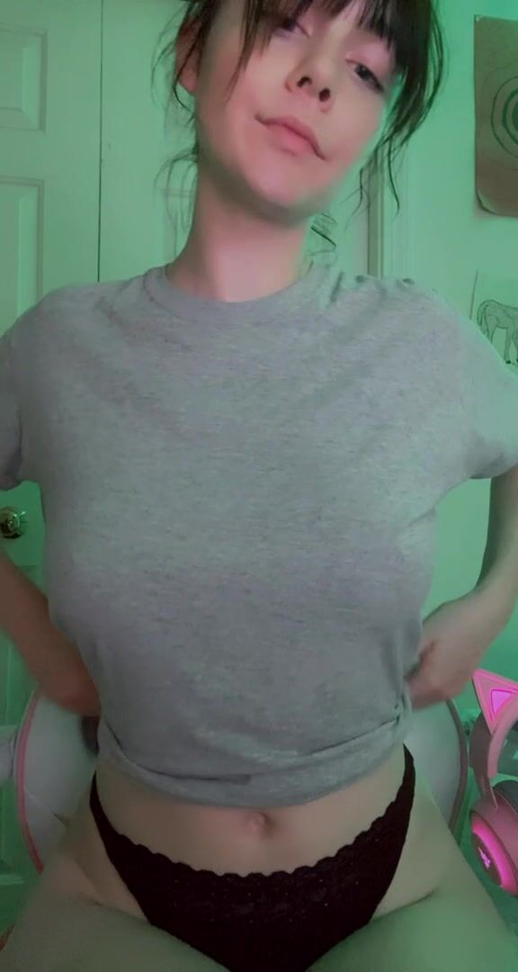 Lil titty drop for my fellow redditors ♡