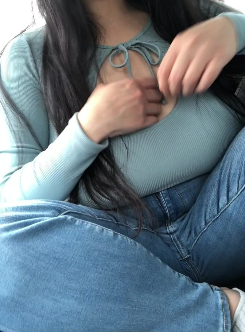 Horny Asian babe wants to fuck in your car