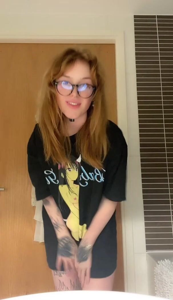 Heard you like ginger small titty nerds ? ♥️♥️ ** drop **