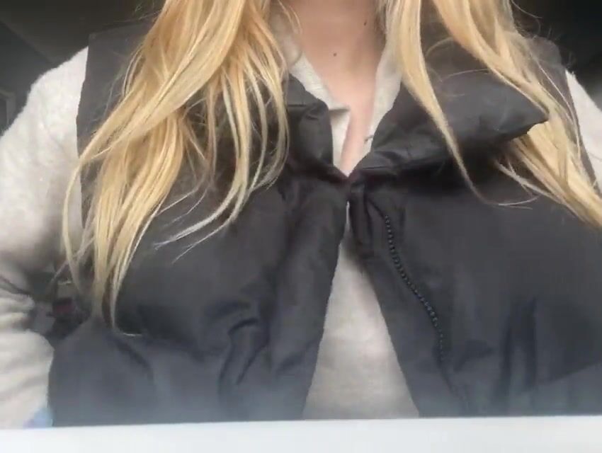 It’s been a whilee since I’ve posted! Have you missed my titty drops? ♥️ (reveal)