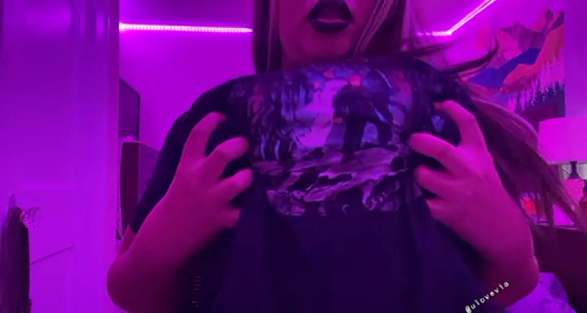 Alt girl titty drop <3