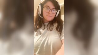 chub nerdy gamer girl titty