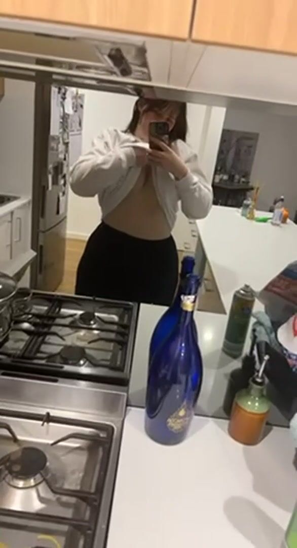 Dropping G’s like it’s nothing in the kitchen mirror