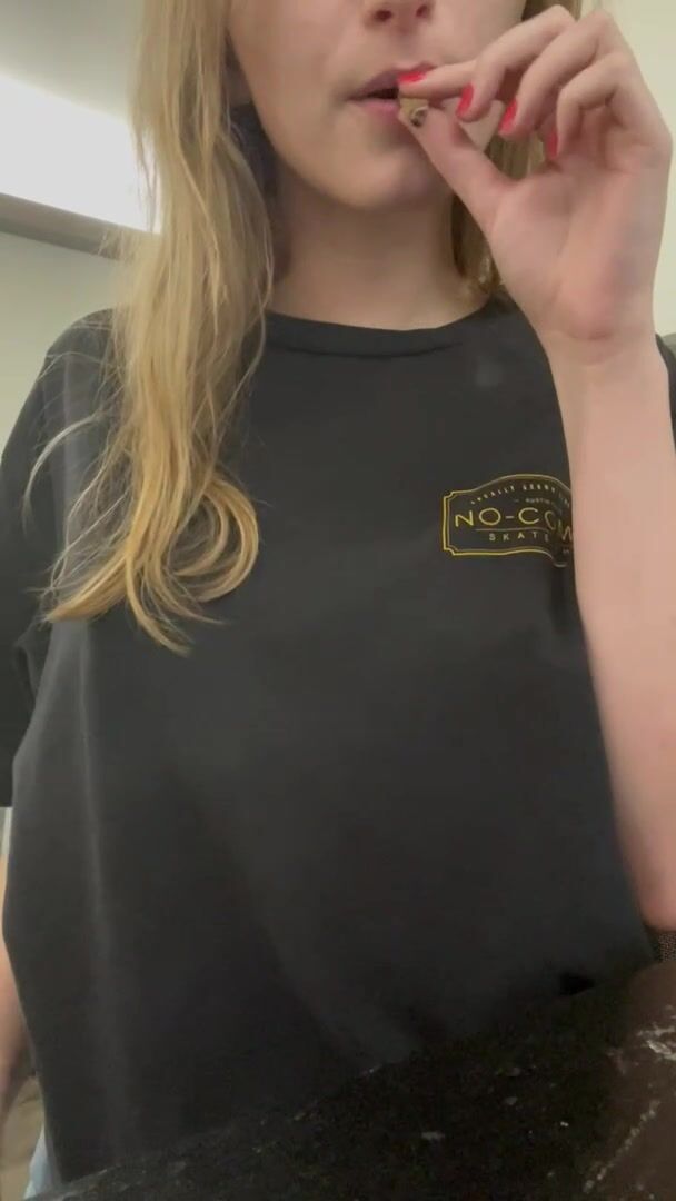 Happy 420 here’s my titties!