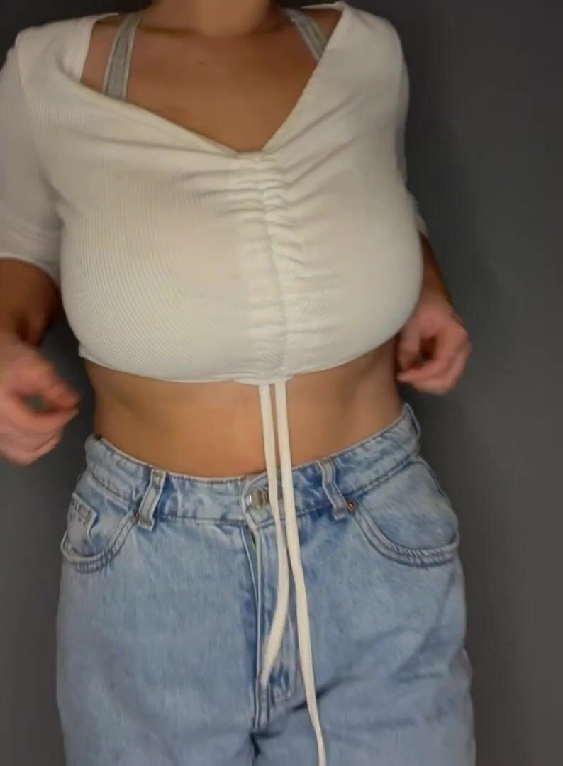 Dropping my mommy milkers