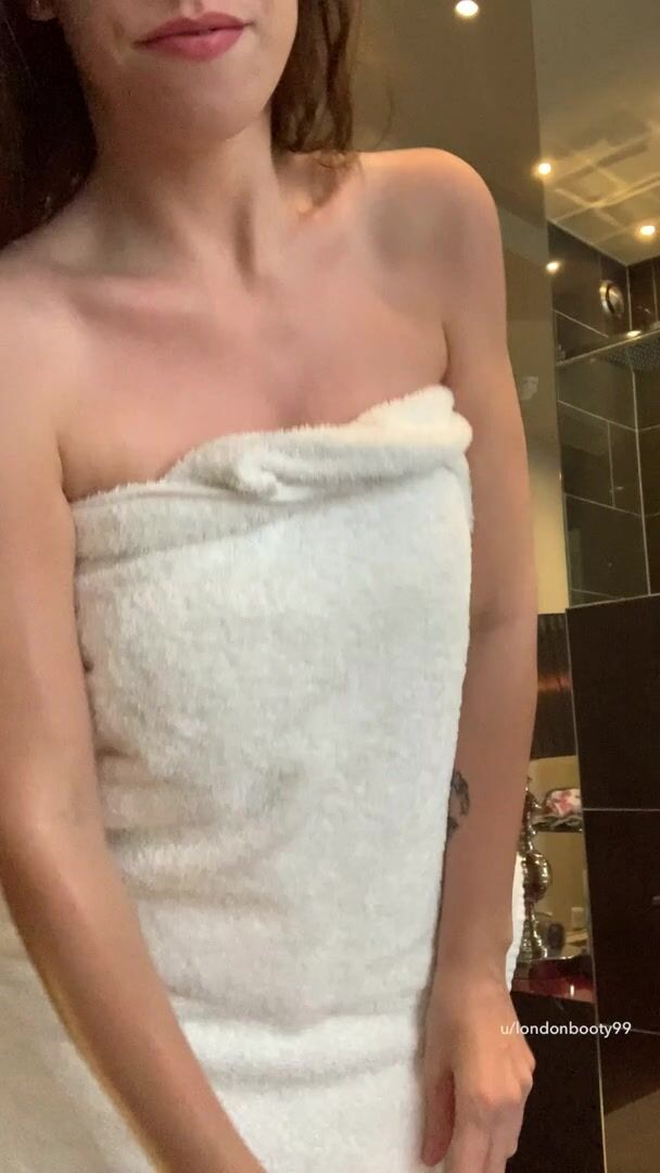 Whopps, I dropped my towel!;)