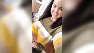 That drop,those heavenly boobs...you know who it is!