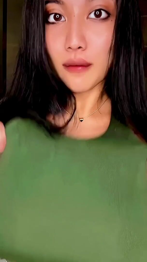 Looking for someone to motorboat any volunteers?