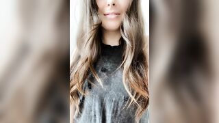 It feels so good to drop out of tight bras like this ????