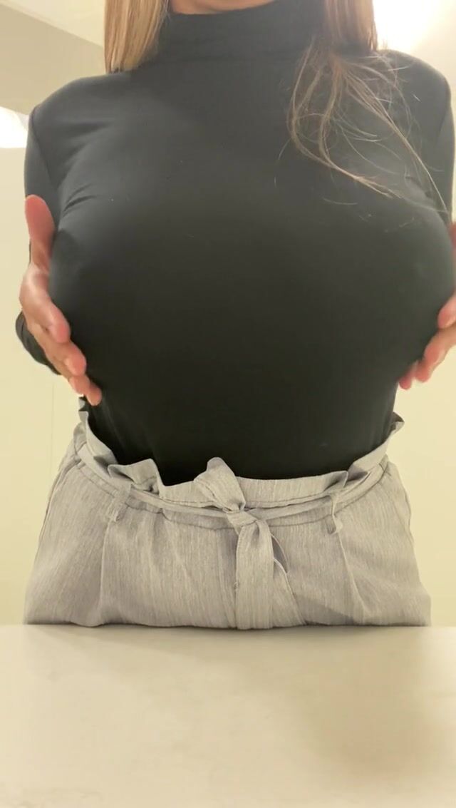 FleurDelawhore Titty Drop! (Reveal)