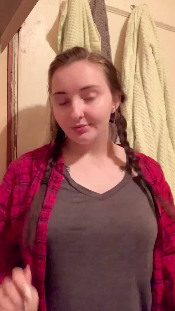Petite lumberjack drop, I’m here for your wood!