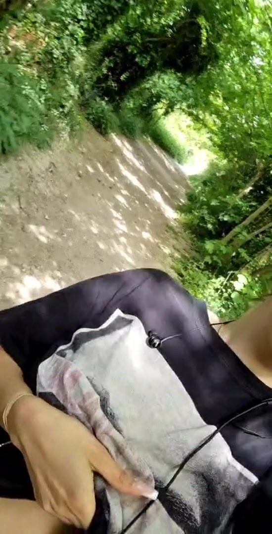Titty reveal whilst hiking :)