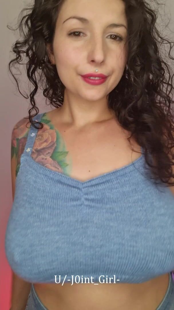 Big natural boobs drop and big smile too