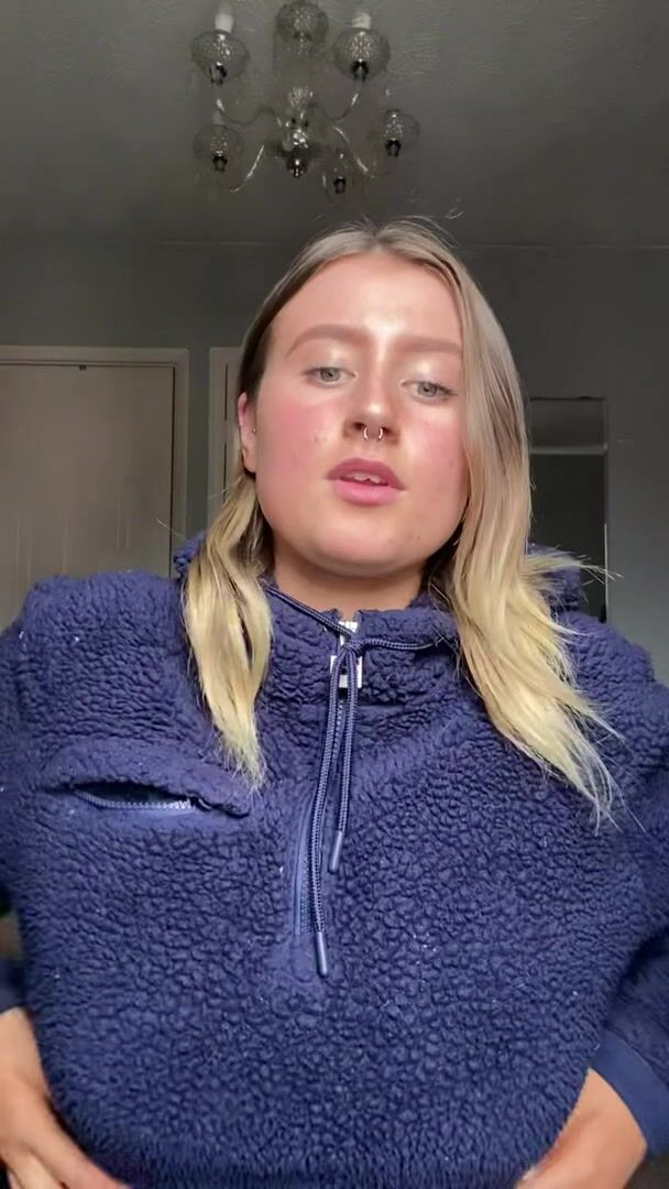 Titty drop tuesday ♥️ enjoy