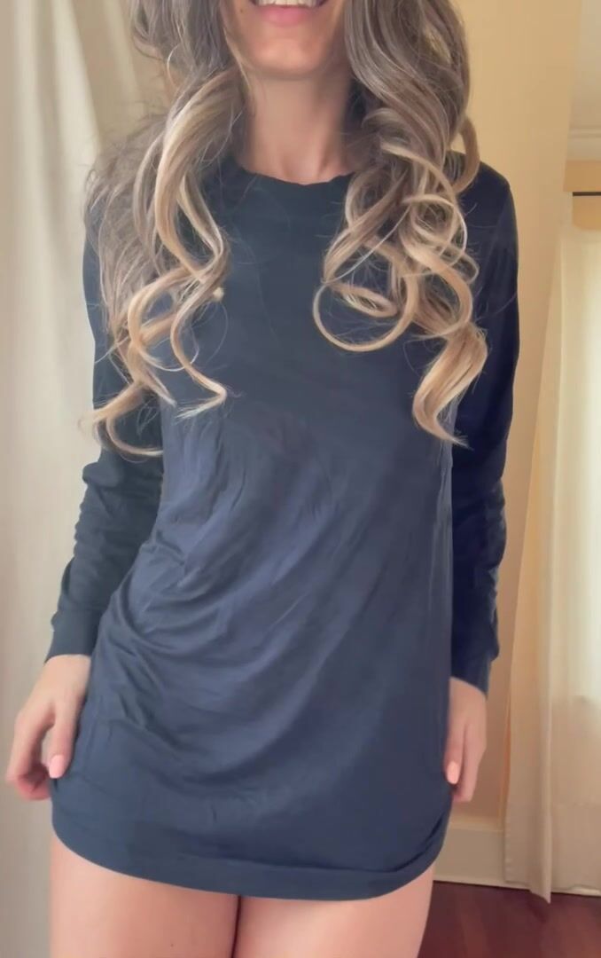 Who’s into petite titty drops? ;)