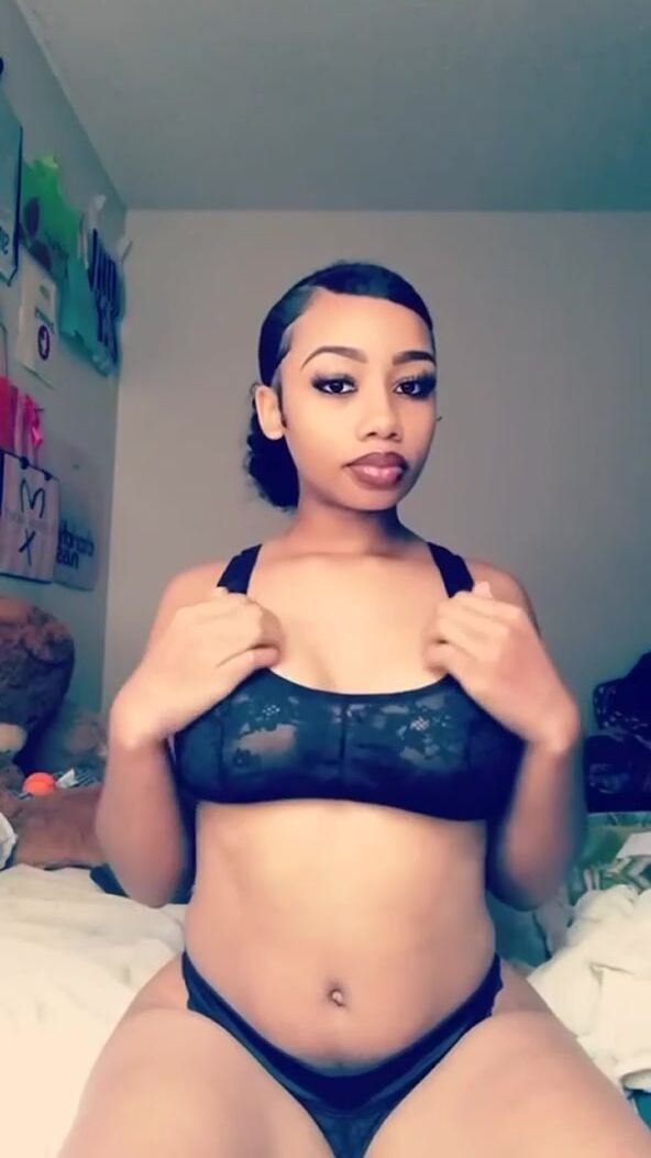 Cute ebony reveal