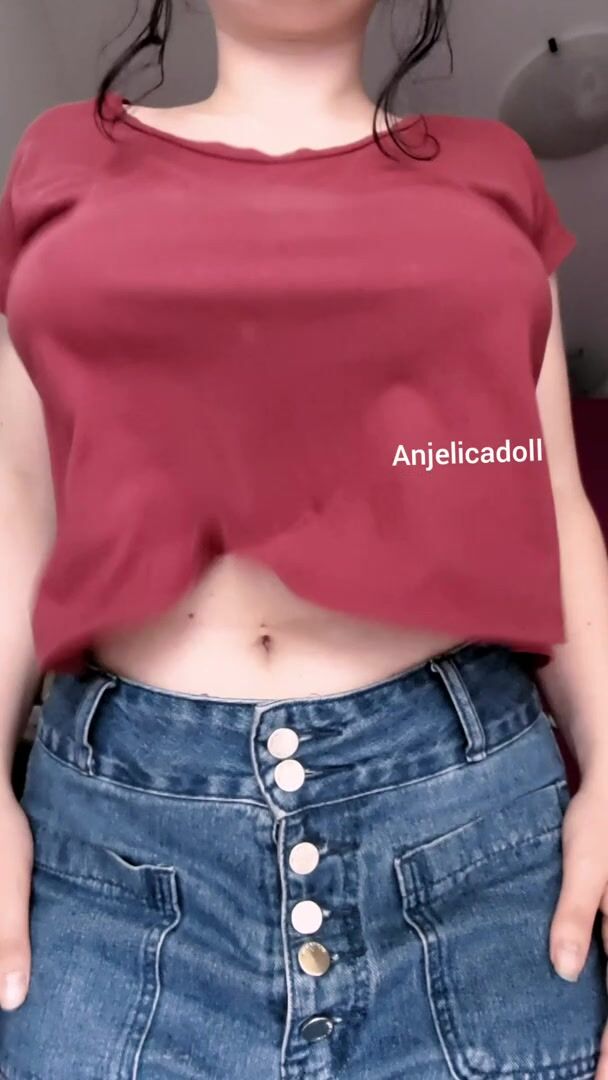 I'm going out with no bra... Do you think that I'll make some dicks hard?