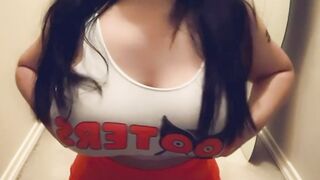 Titty Drop: Ever been flashed by a Hooters girl? #3