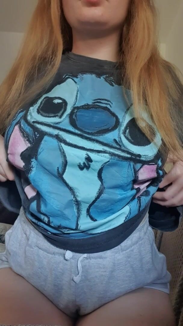 Blessing you with a morning titty drop <3