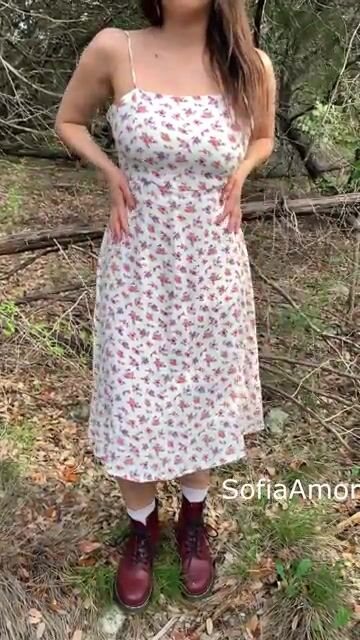 Full outdoor reveal to start the weekend off wild, would you stop to fill me up on the trail?