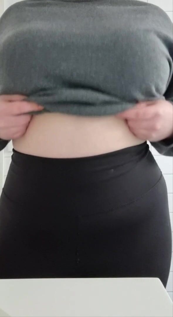 flashed my boobs at work today, everyone deserves to see them