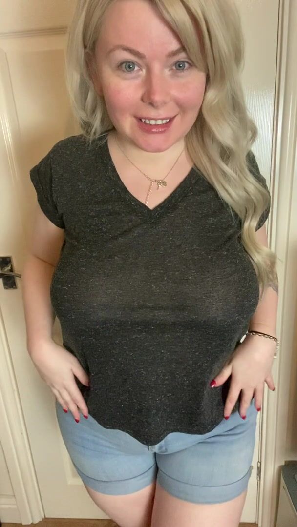 Curvy no make up titty drop ,I hope you like it !