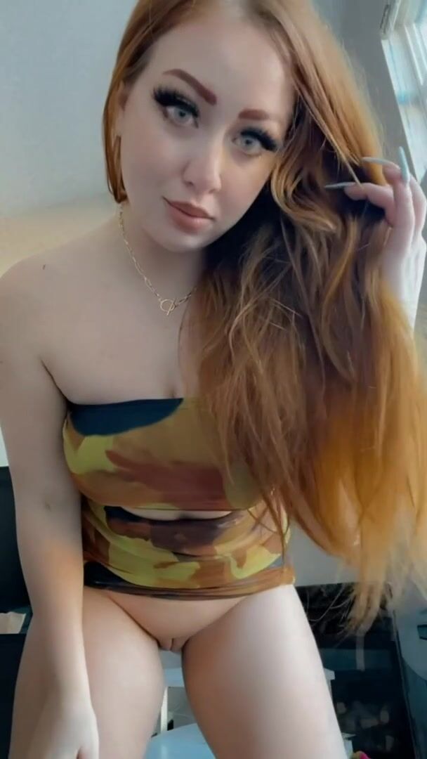 Big tiddy drop, big smile!