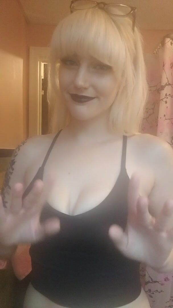 Sp00ky szn titty drop