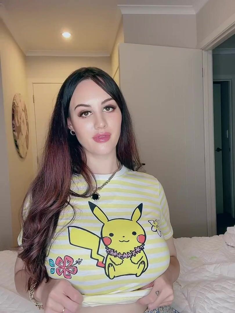 Boobs MILF Natural Tits Porn GIF drop ????????????