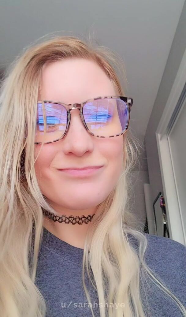 5'1 nerdy college student, pass or smash?