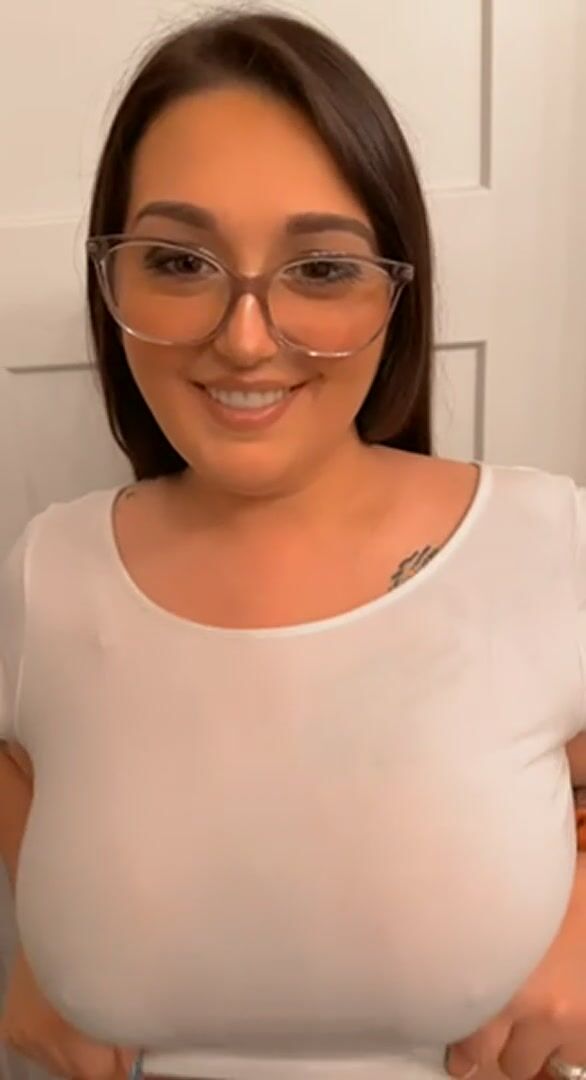 Would you be distracted if I flashed you at work?