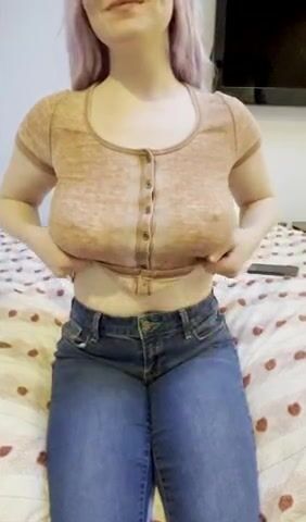it’s wednesday my dudes! enjoy my titty drop