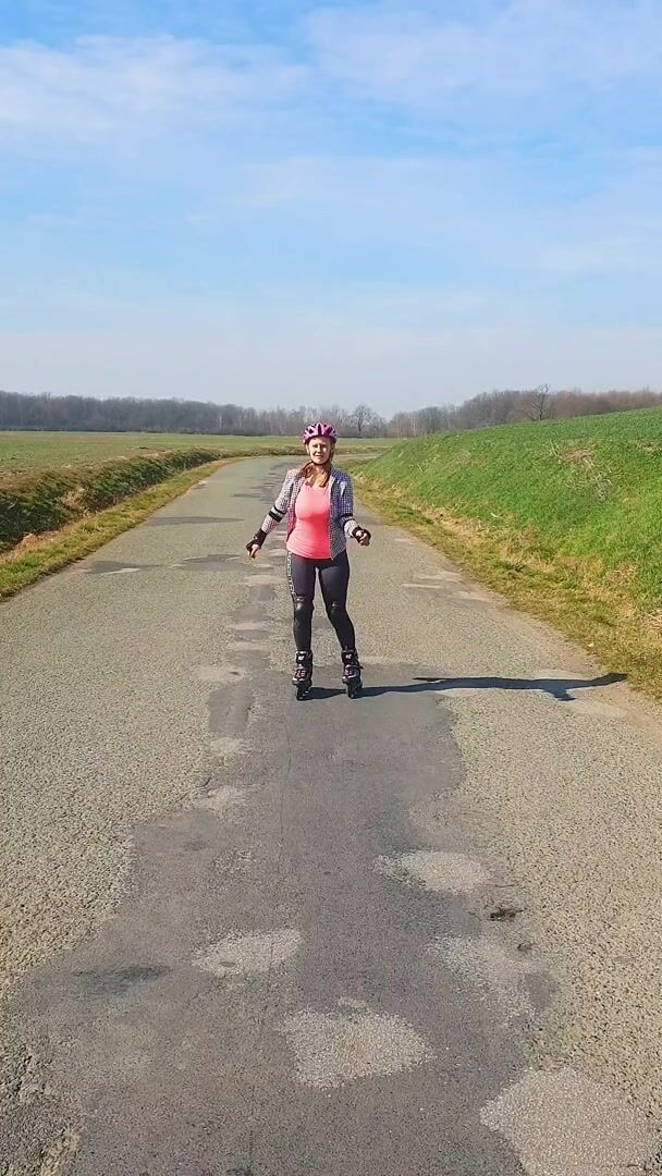 Slightly shaky,because on rollers,titty drop