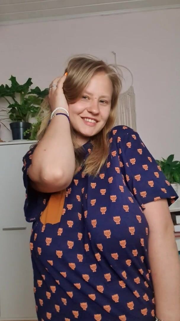 It's late at my place, so goodnight - pajama titty drop. Kisses