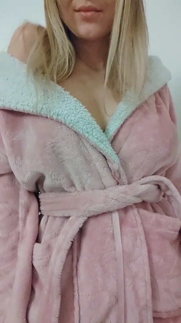 I'm curious, does anyone cum to my posts on here? I hope at least some of you do!