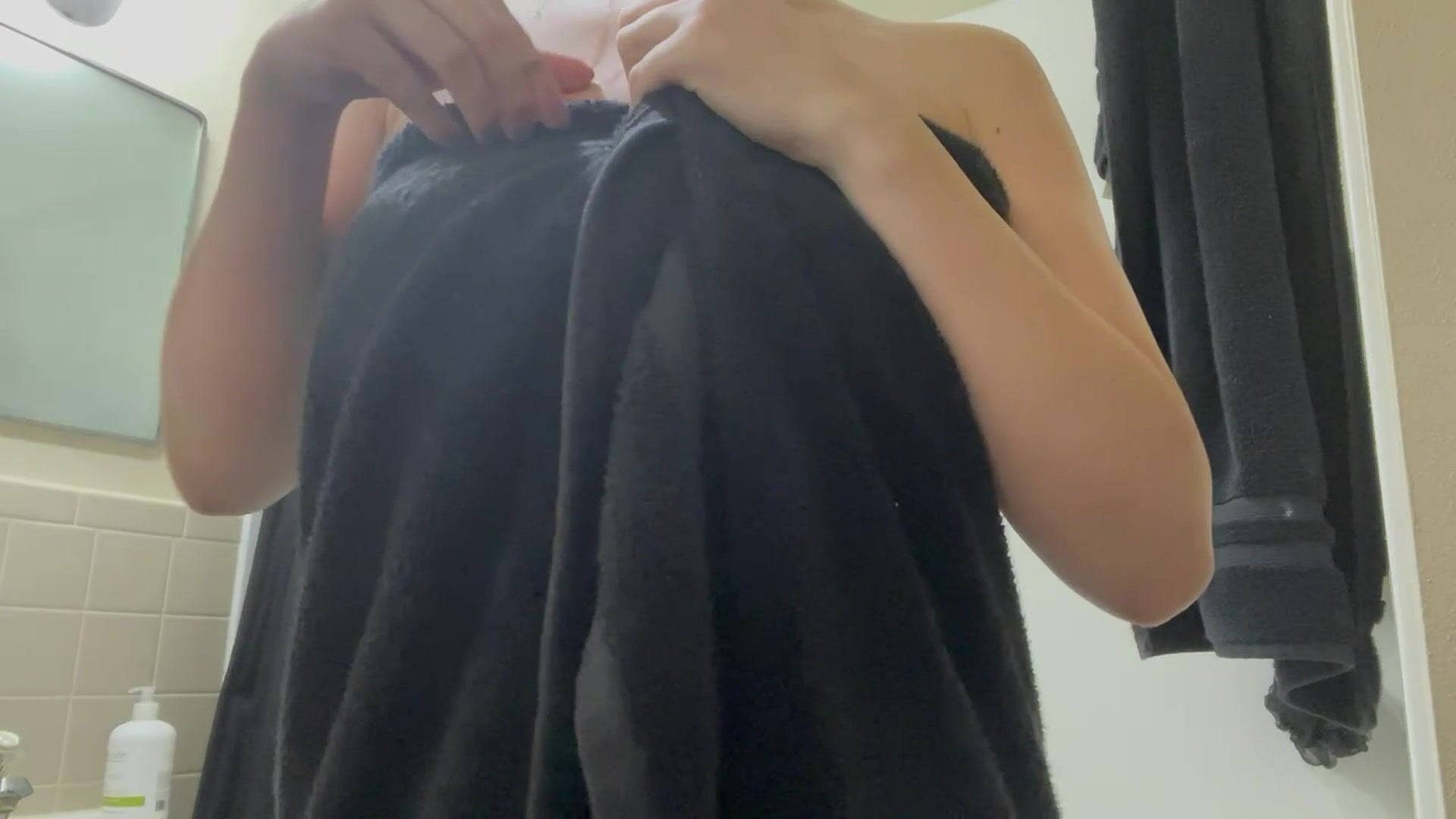 Fresh out of the shower reveal!