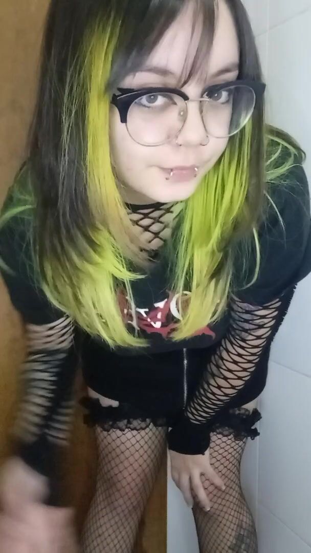 would you fuck an emo girl with big tits on the first date?