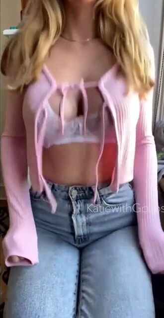 Bouncy busty blonde G cup reveal! ????