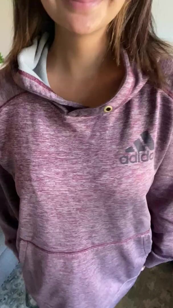 Would you let me borrow your hoodie if I sent you videos of my titty drop like this?