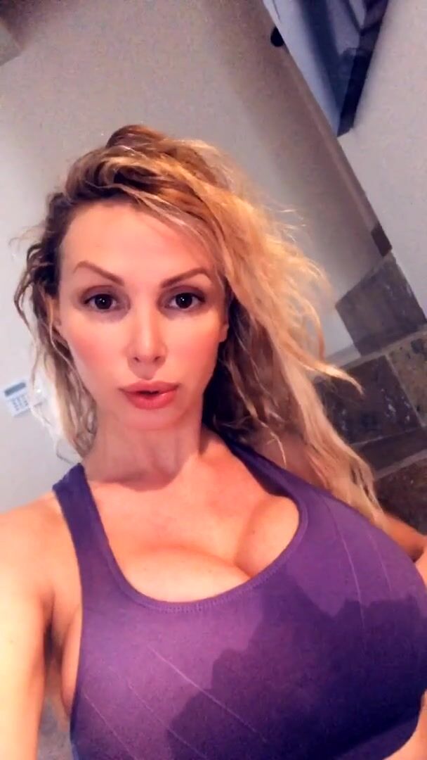 Nikki Benz reveal