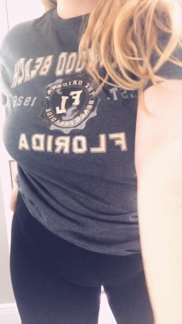 Do you like short girls with big tits? 5’1 38 DD