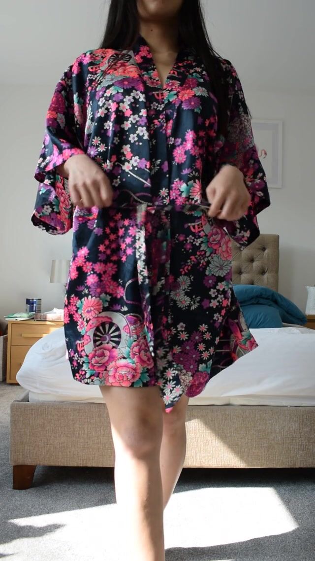 Do you like my petite 4'11'' figure?