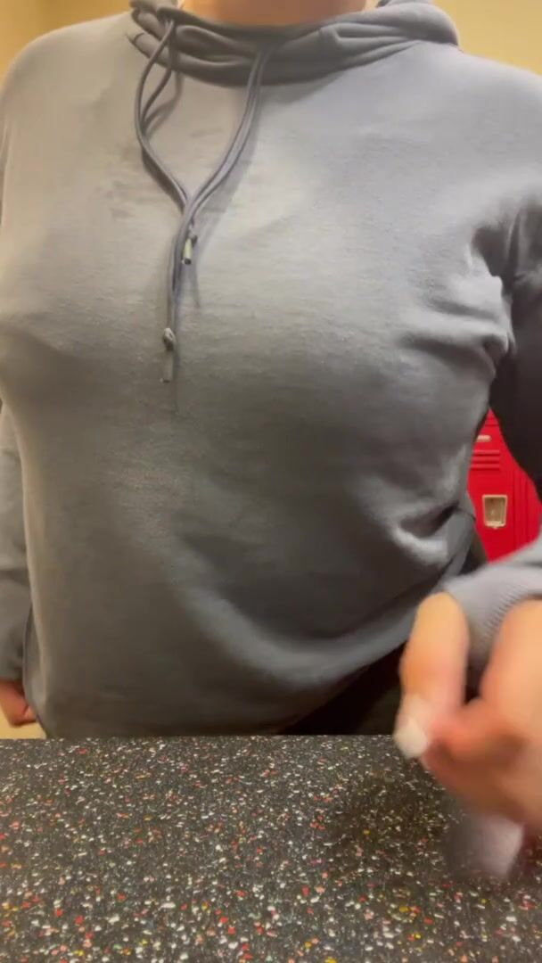 Sweaty titty drop for ya ;)