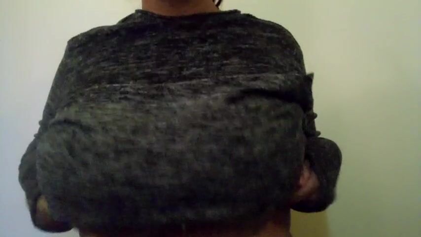 Sweater (and titty drop) weather ????