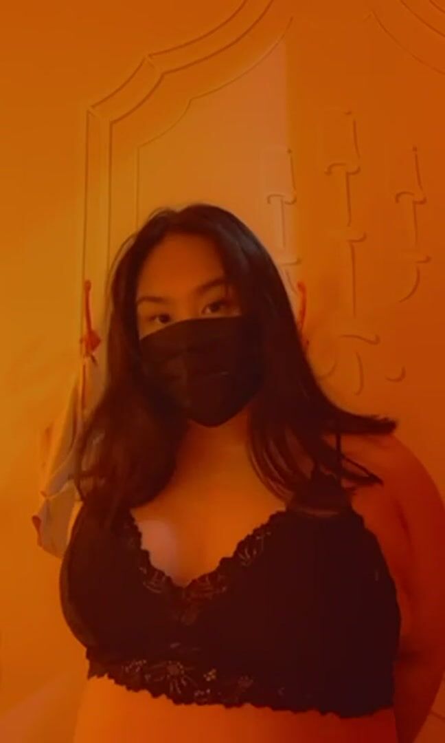 Is anyone here into asians |