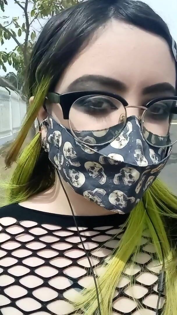 Can I be your cute exhibitionist goth gf?