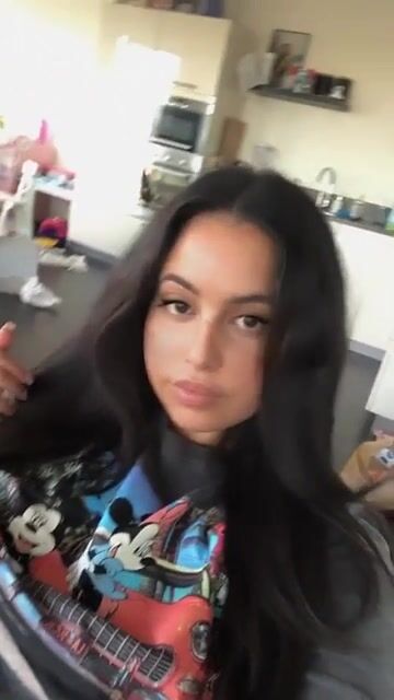 Can I be your big tiddy Arab girlfriend?
