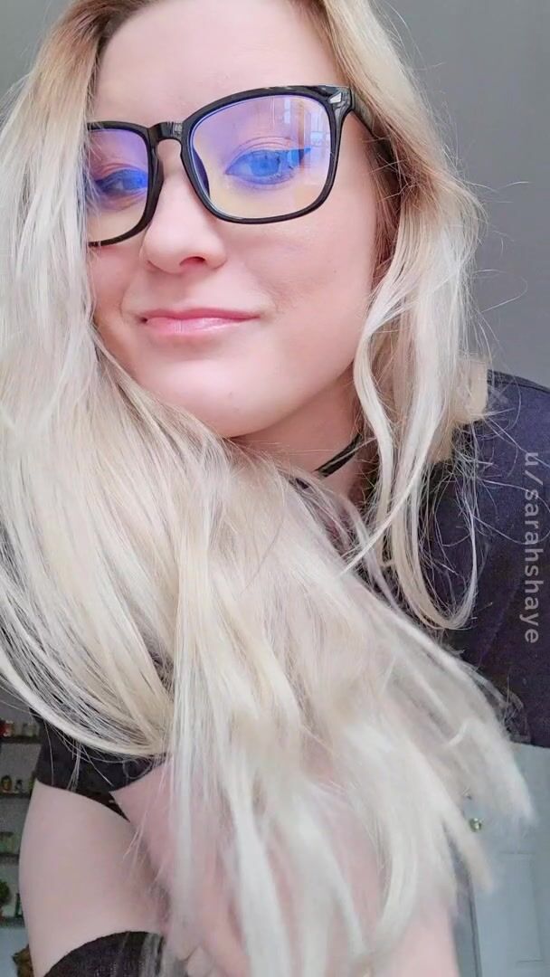 Would you smash a 5'1 anime nerd who is slightly chubby?