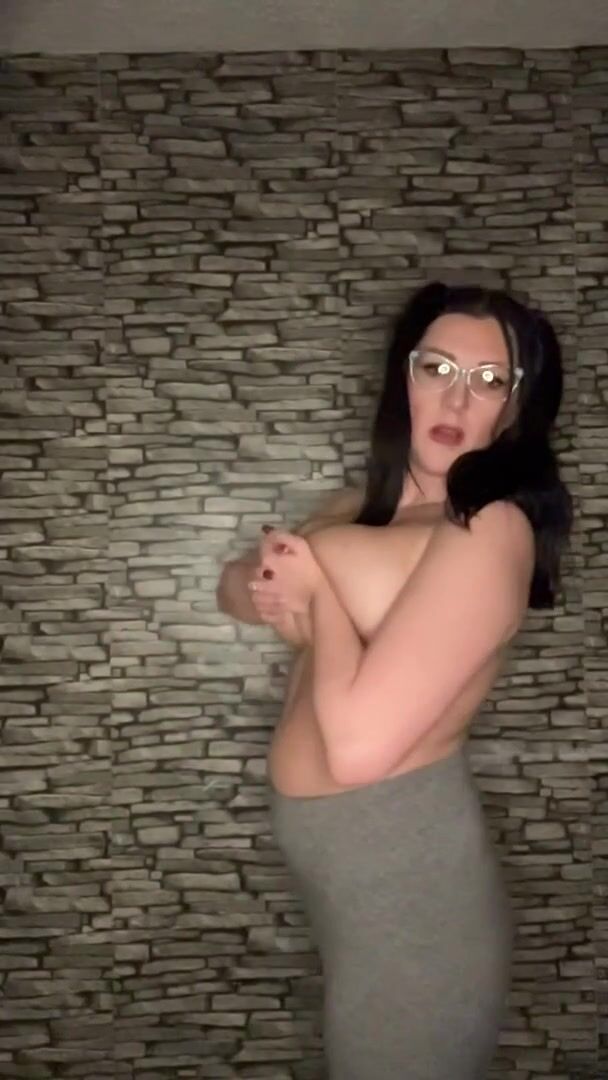 Can a mom of three still do a titty drop? ♥️❤️